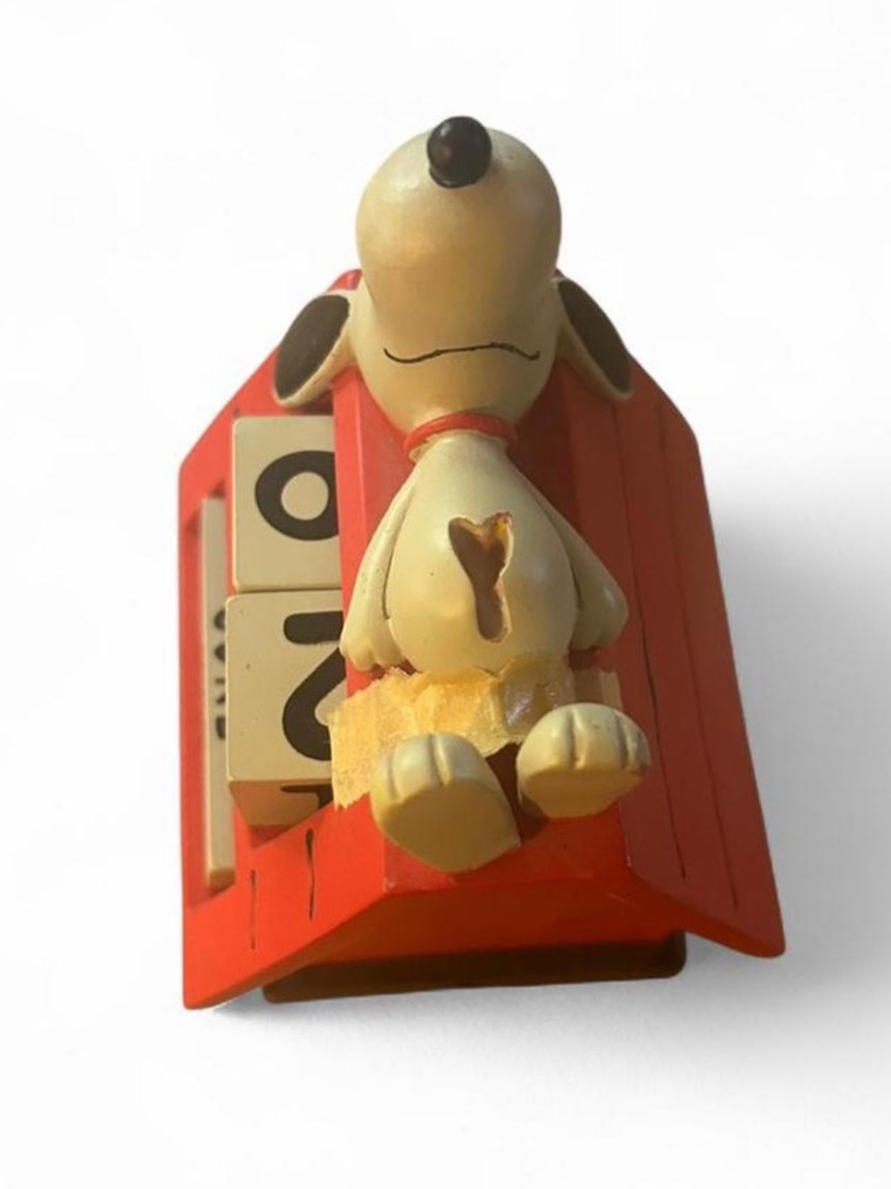 Novelty Snoopy Desk Calendar - Red - Picture 2 of 7
